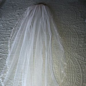 New never used- wedding veil